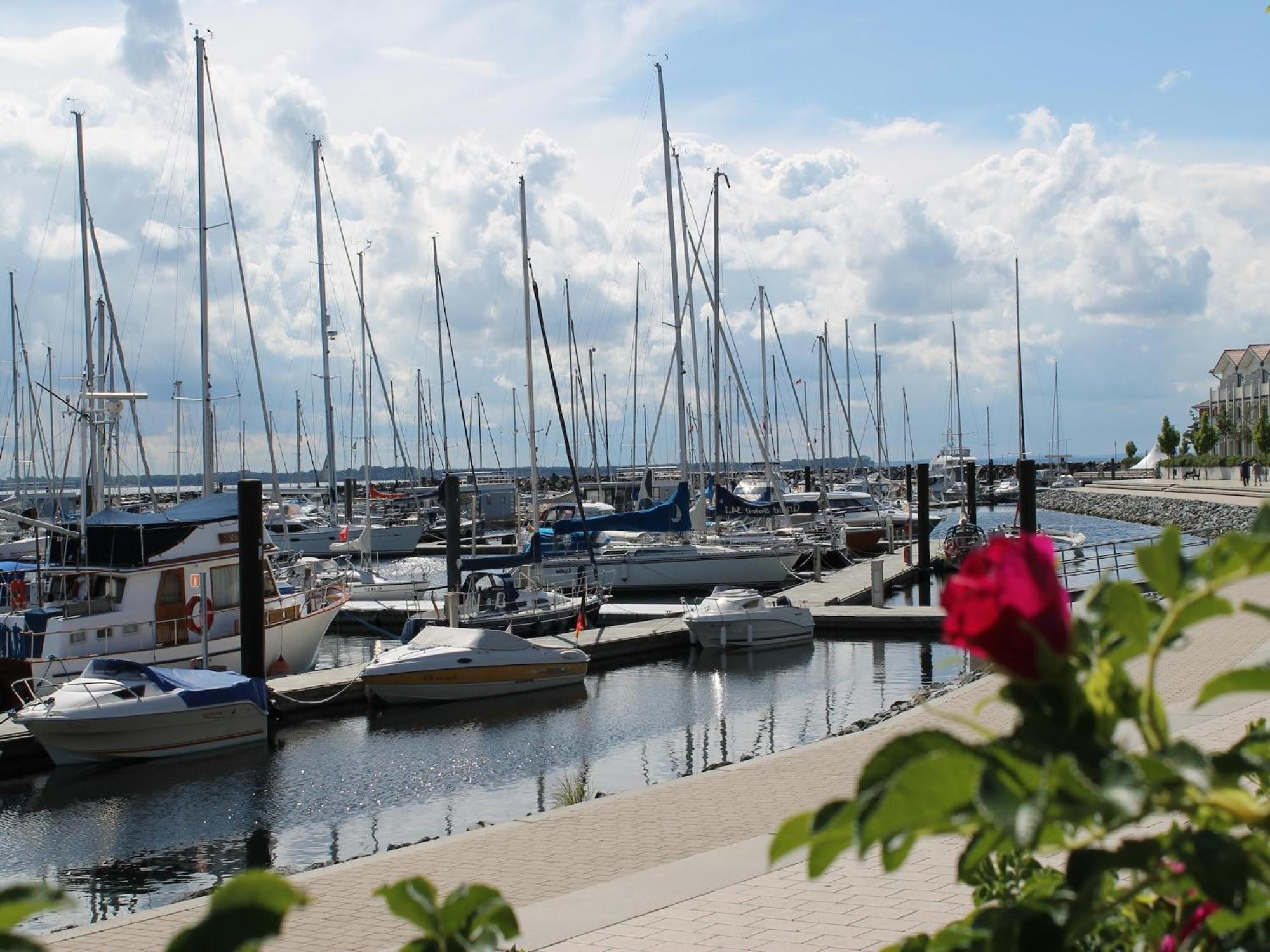 Classy Apartment In Boltenhagen With Terrace 外观 照片